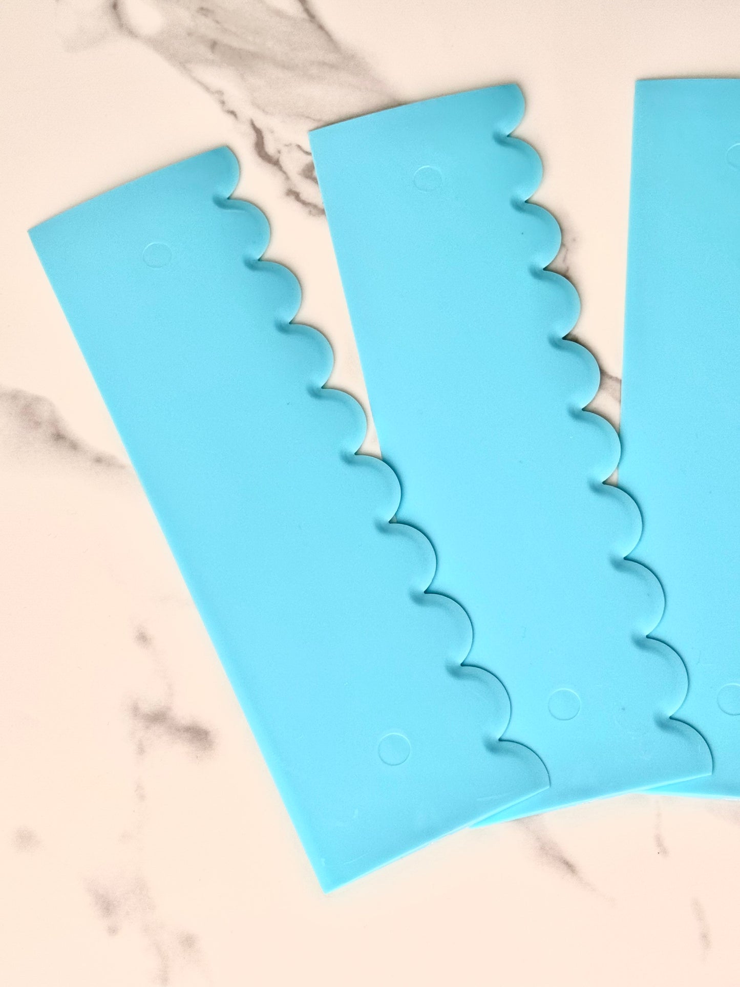 Scraper de Doble Función – Liso & Decorativo (Borde Ondulado)